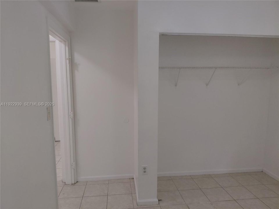 For Rent: $2,650 (4 beds, 2 baths, 1086 Square Feet)