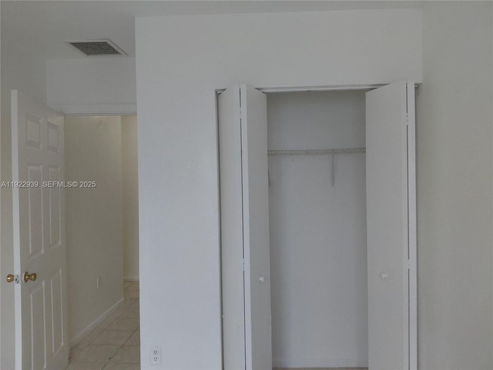 For Rent: $2,650 (4 beds, 2 baths, 1086 Square Feet)