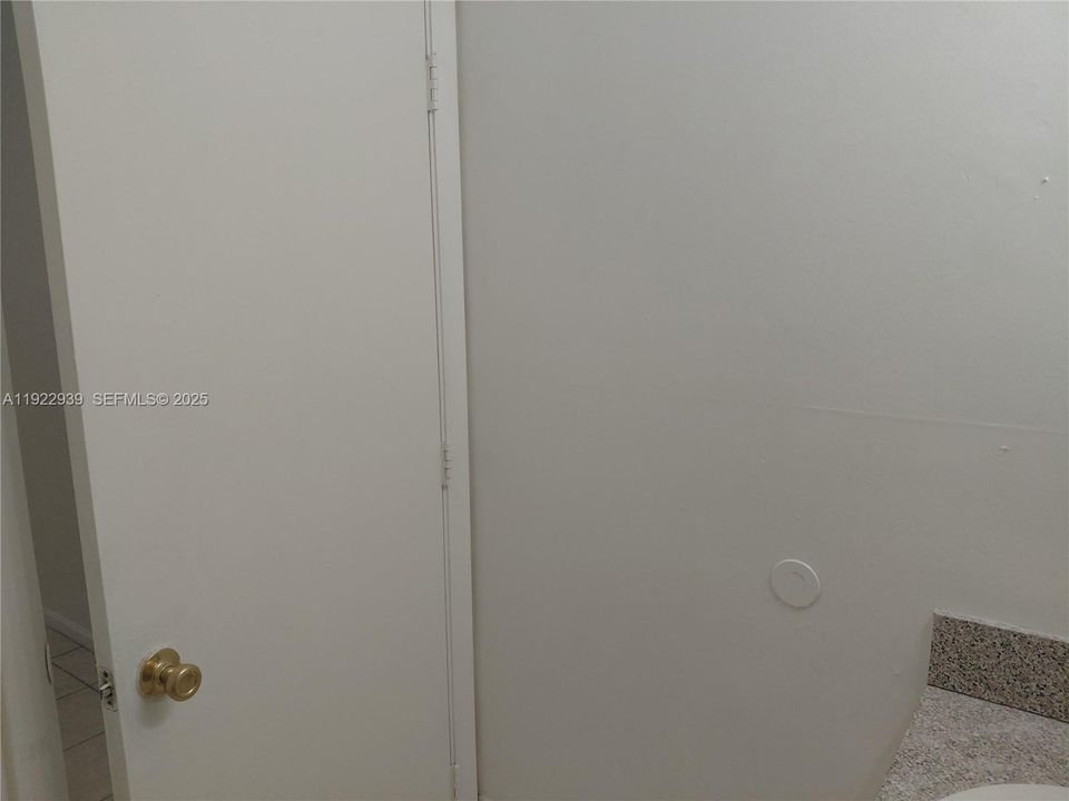 For Rent: $2,650 (4 beds, 2 baths, 1086 Square Feet)