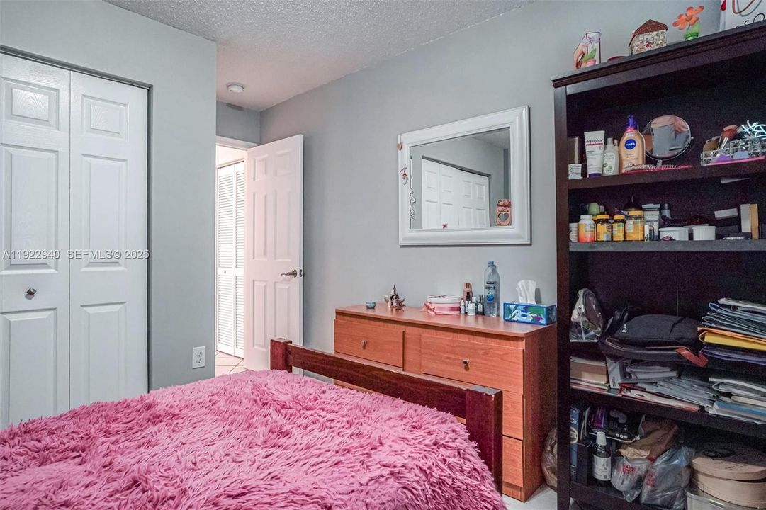 For Sale: $530,000 (3 beds, 2 baths, 1301 Square Feet)