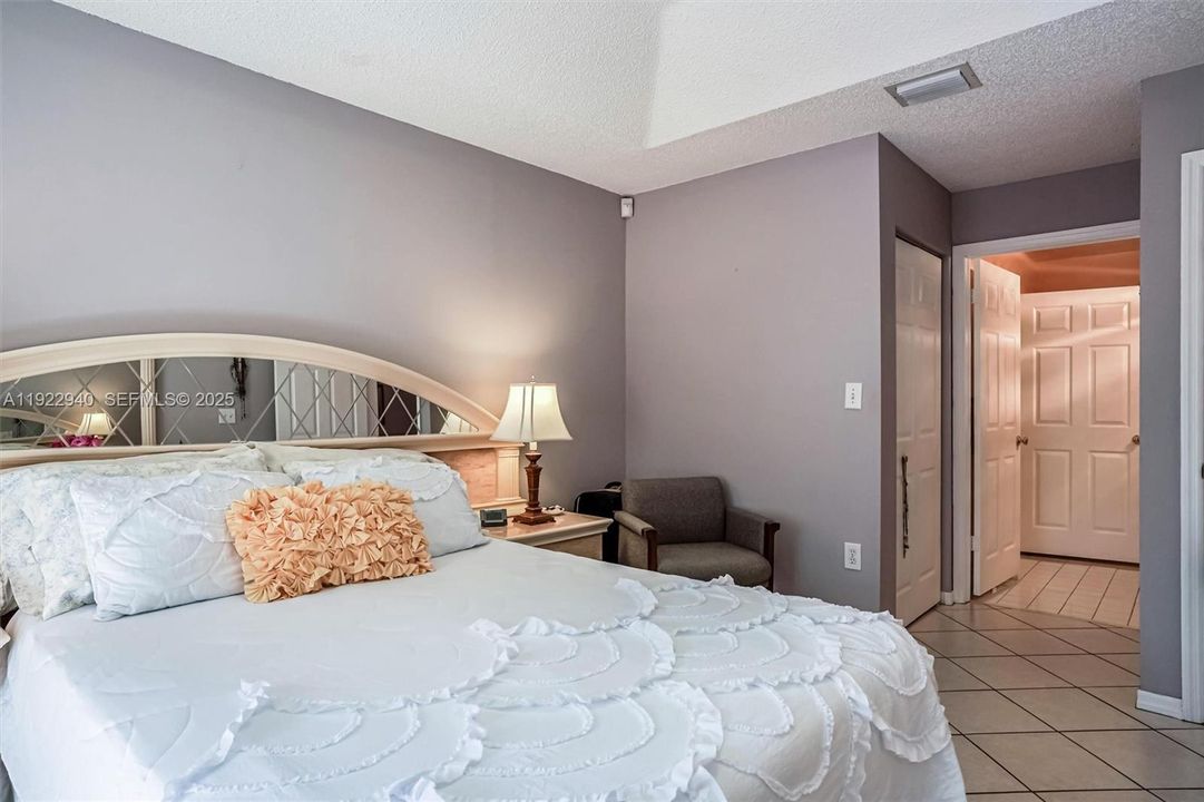 For Sale: $530,000 (3 beds, 2 baths, 1301 Square Feet)