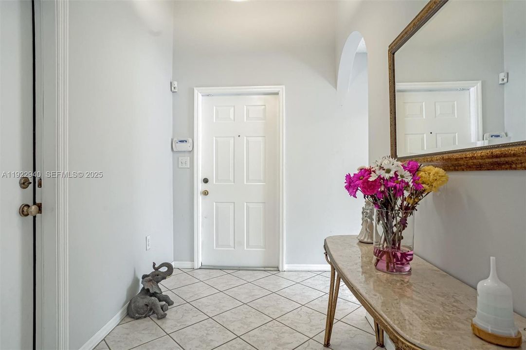 For Sale: $530,000 (3 beds, 2 baths, 1301 Square Feet)