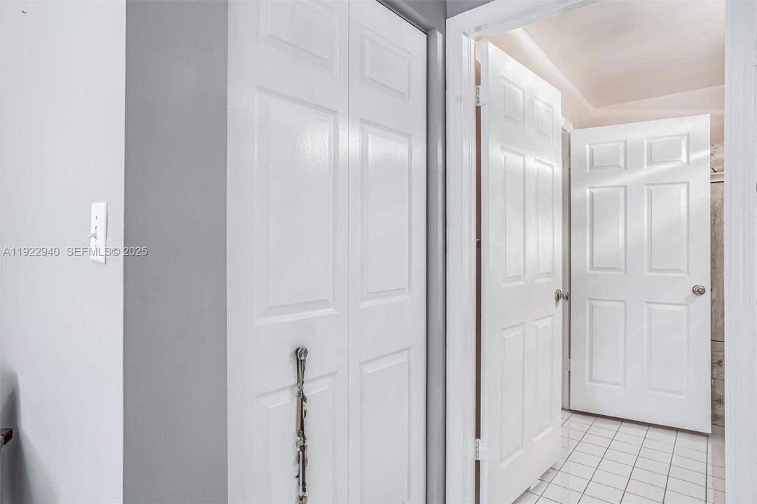 For Sale: $530,000 (3 beds, 2 baths, 1301 Square Feet)