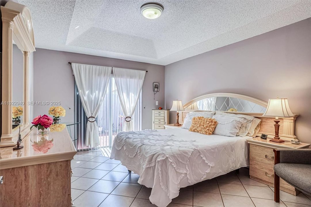 For Sale: $530,000 (3 beds, 2 baths, 1301 Square Feet)