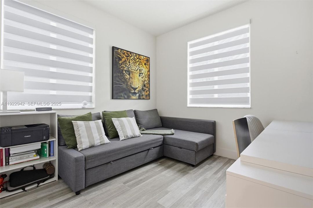 For Sale: $550,000 (3 beds, 2 baths, 1315 Square Feet)