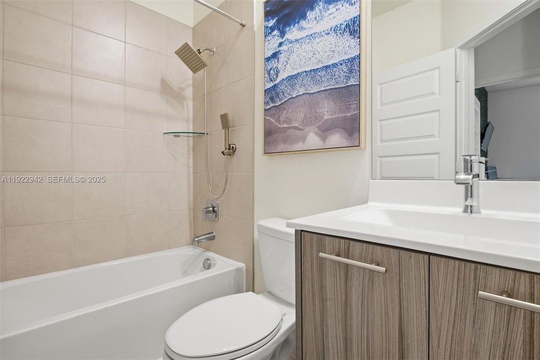 For Sale: $550,000 (3 beds, 2 baths, 1315 Square Feet)