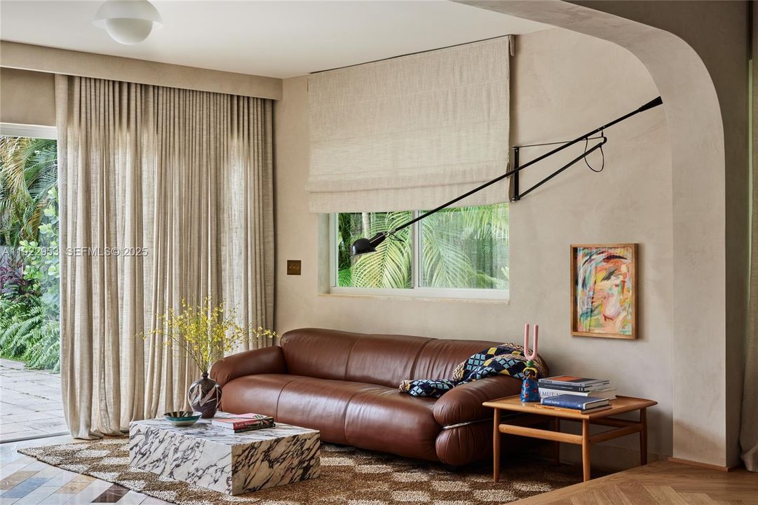 待售: $3,850,000 (3 贝兹, 2 浴室, 2378 平方英尺)