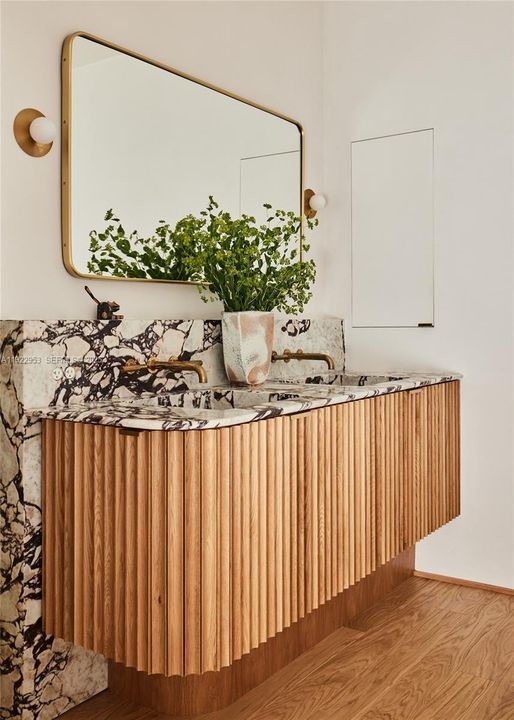 待售: $3,850,000 (3 贝兹, 2 浴室, 2378 平方英尺)