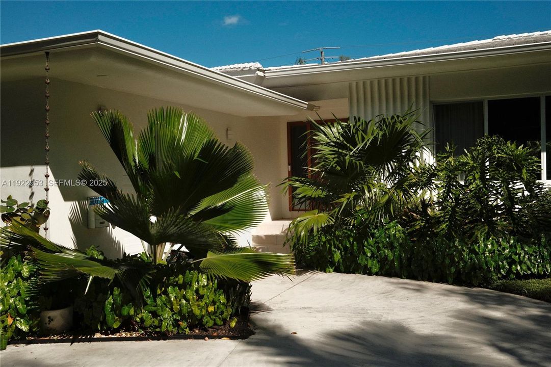 待售: $3,850,000 (3 贝兹, 2 浴室, 2378 平方英尺)