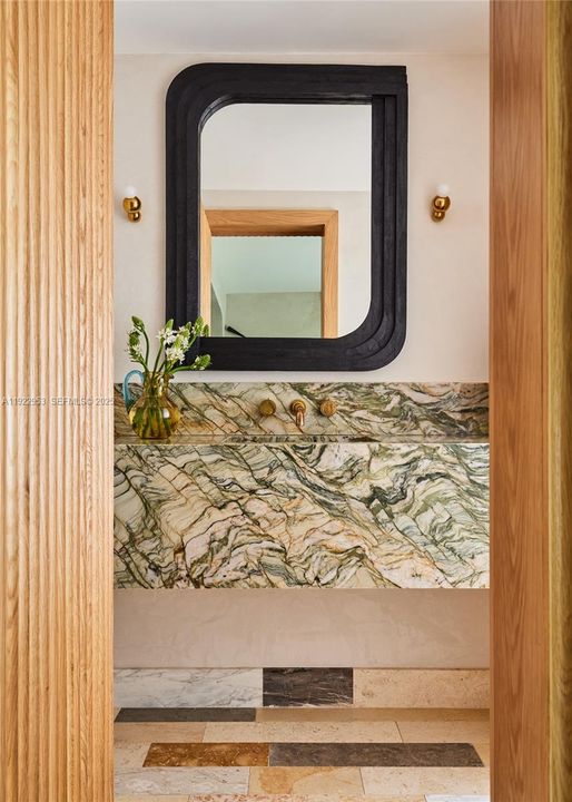 待售: $3,850,000 (3 贝兹, 2 浴室, 2378 平方英尺)