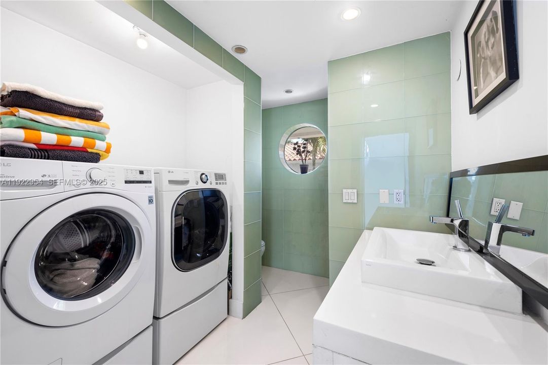 For Sale: $5,680,000 (6 beds, 6 baths, 0 Square Feet)