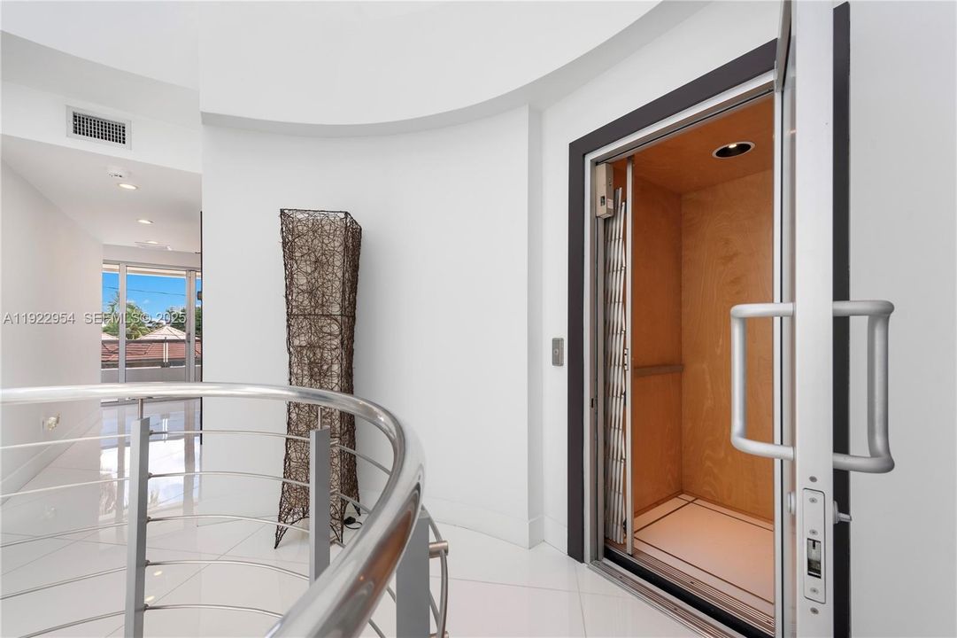 For Sale: $5,680,000 (6 beds, 6 baths, 0 Square Feet)