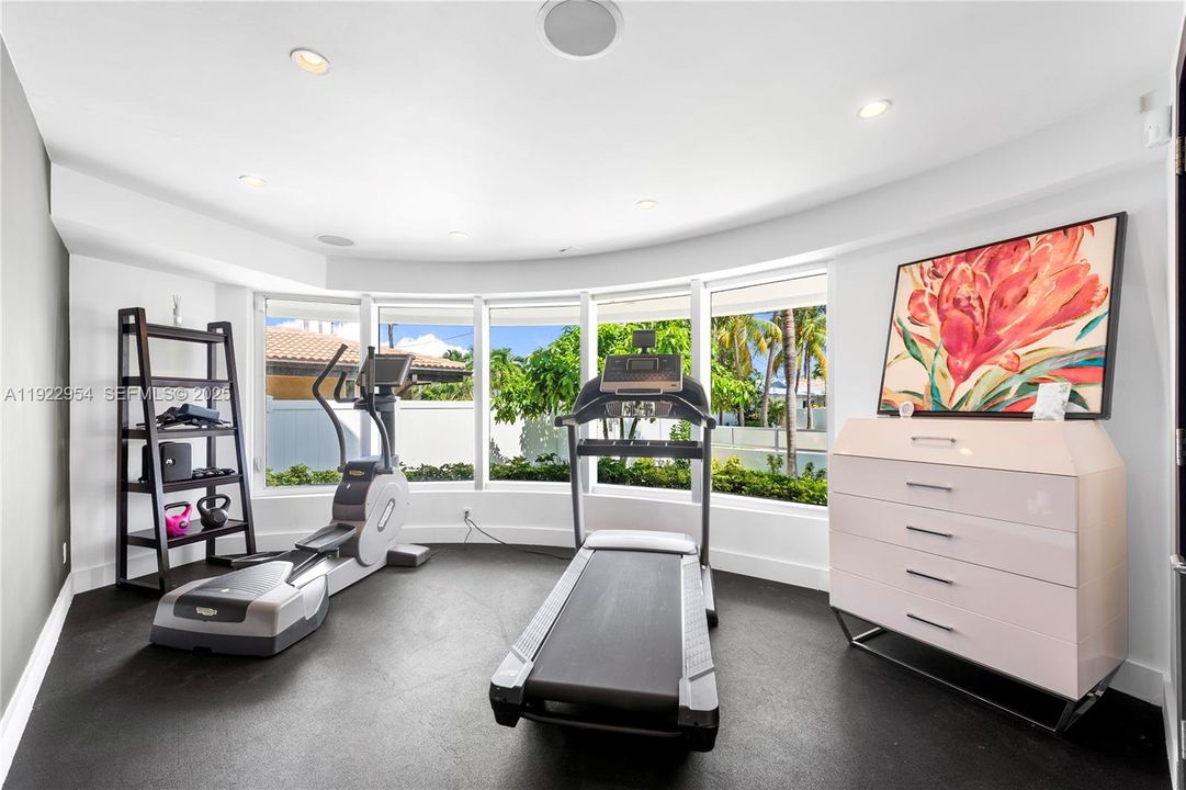 For Sale: $5,680,000 (6 beds, 6 baths, 0 Square Feet)