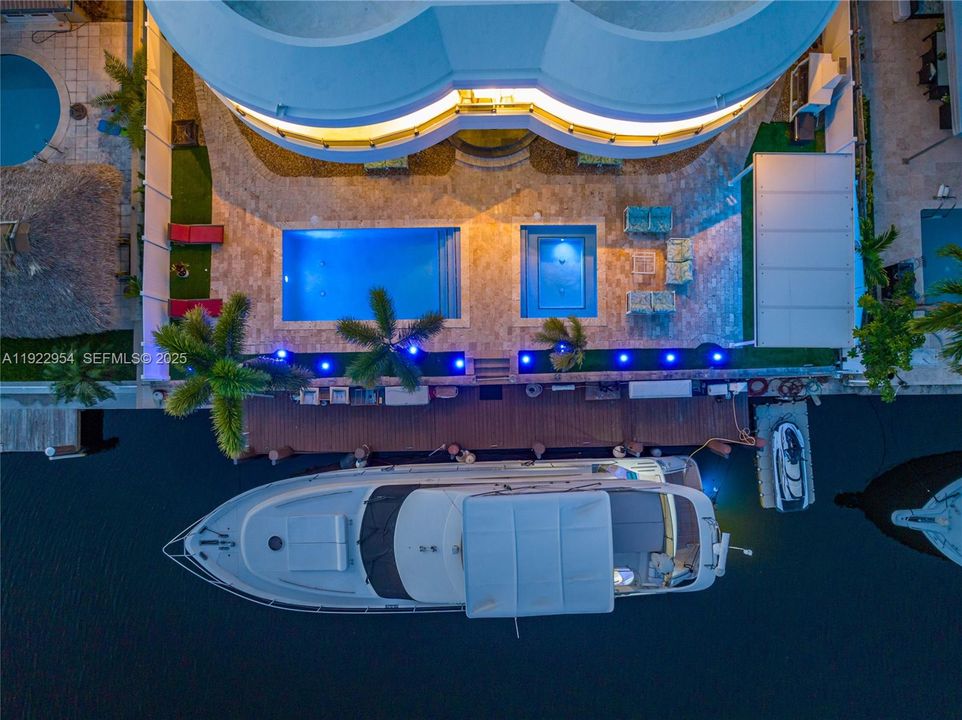 For Sale: $5,680,000 (6 beds, 6 baths, 0 Square Feet)