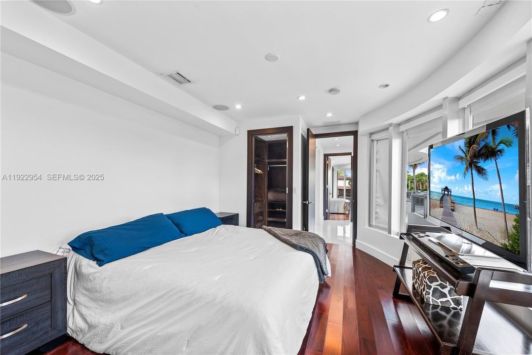 For Sale: $5,680,000 (6 beds, 6 baths, 0 Square Feet)