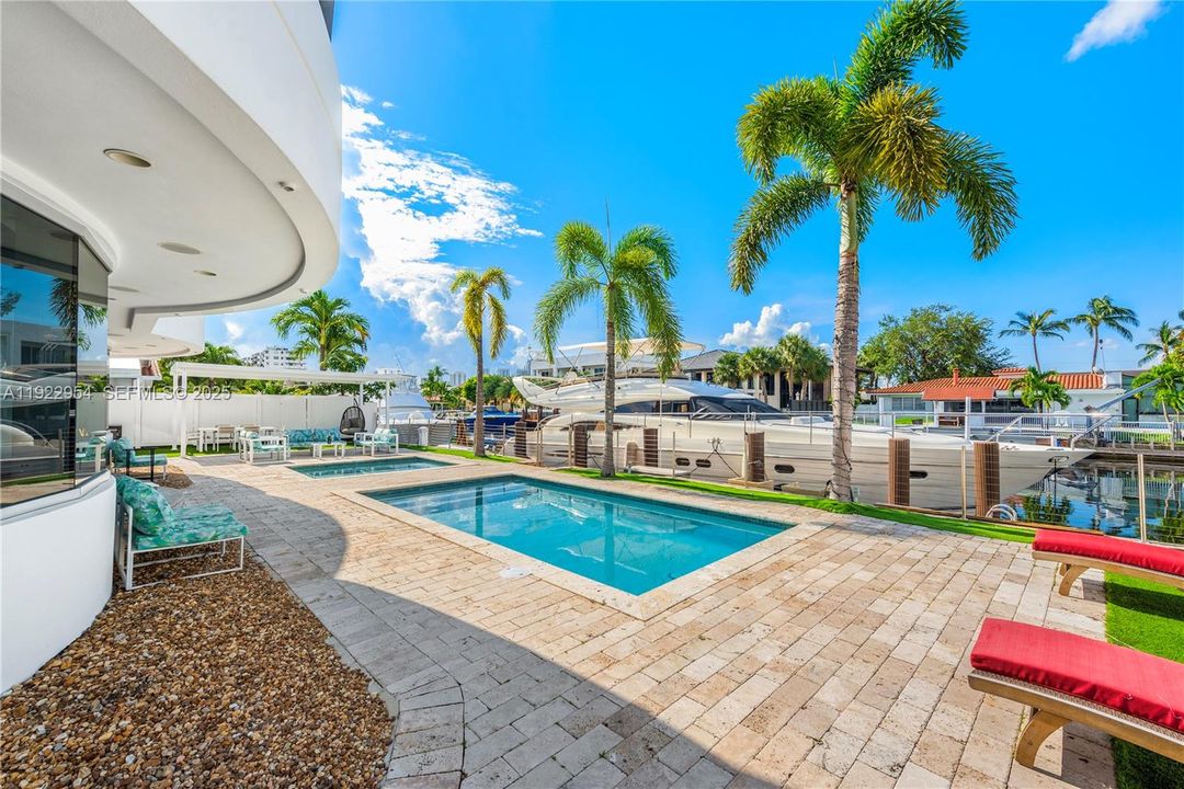 For Sale: $5,680,000 (6 beds, 6 baths, 0 Square Feet)