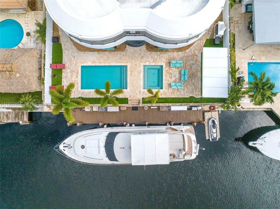 For Sale: $5,680,000 (6 beds, 6 baths, 0 Square Feet)