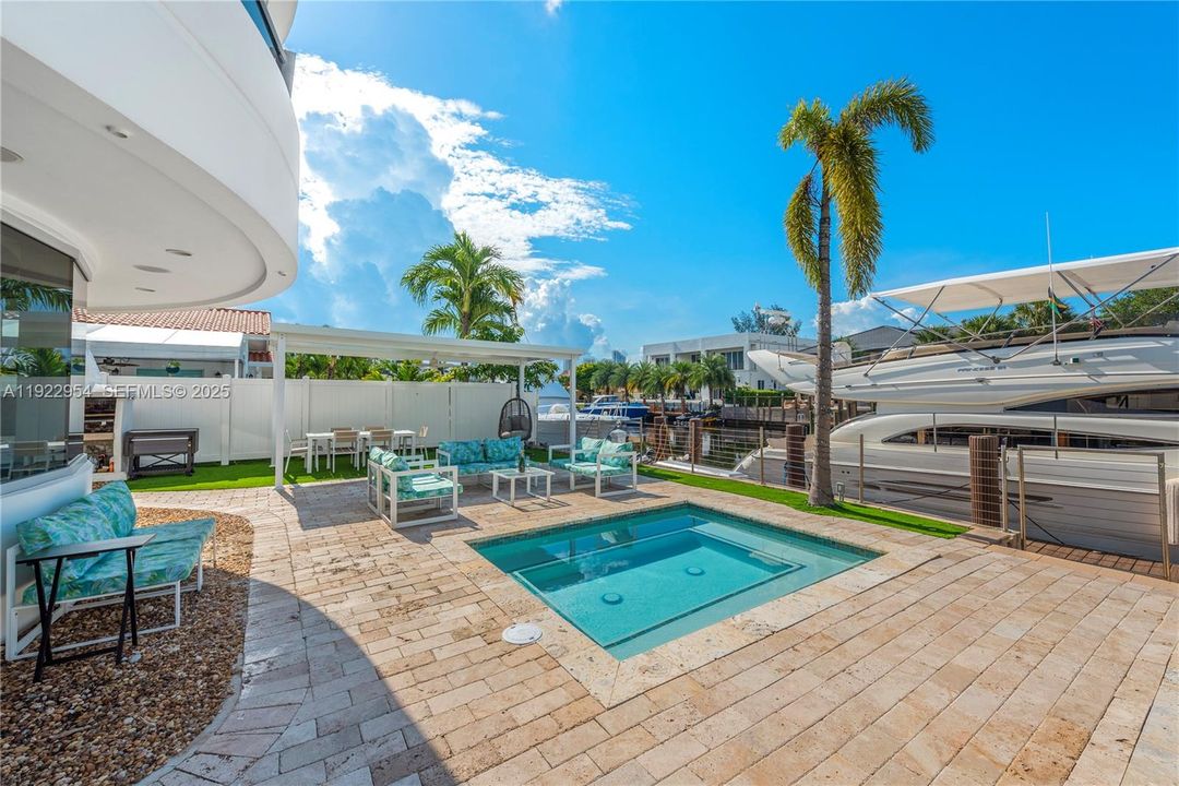 For Sale: $5,680,000 (6 beds, 6 baths, 0 Square Feet)