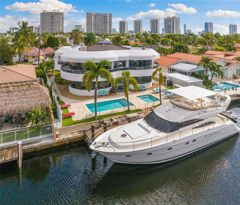 For Sale: $5,680,000 (6 beds, 6 baths, 0 Square Feet)