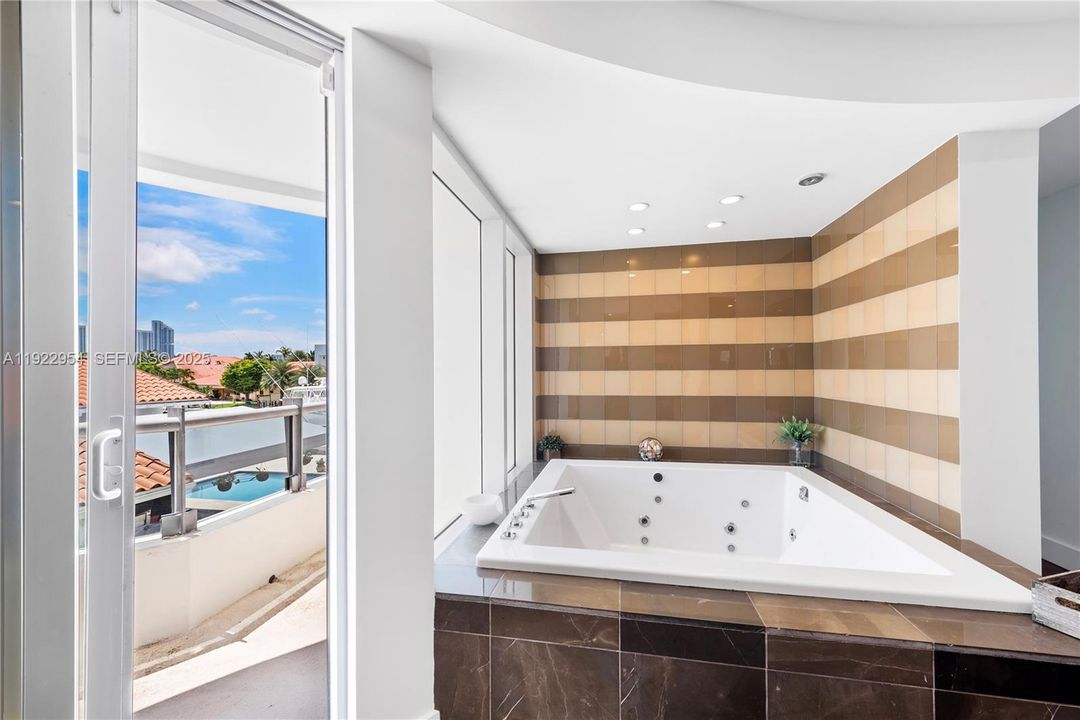 For Sale: $5,680,000 (6 beds, 6 baths, 0 Square Feet)