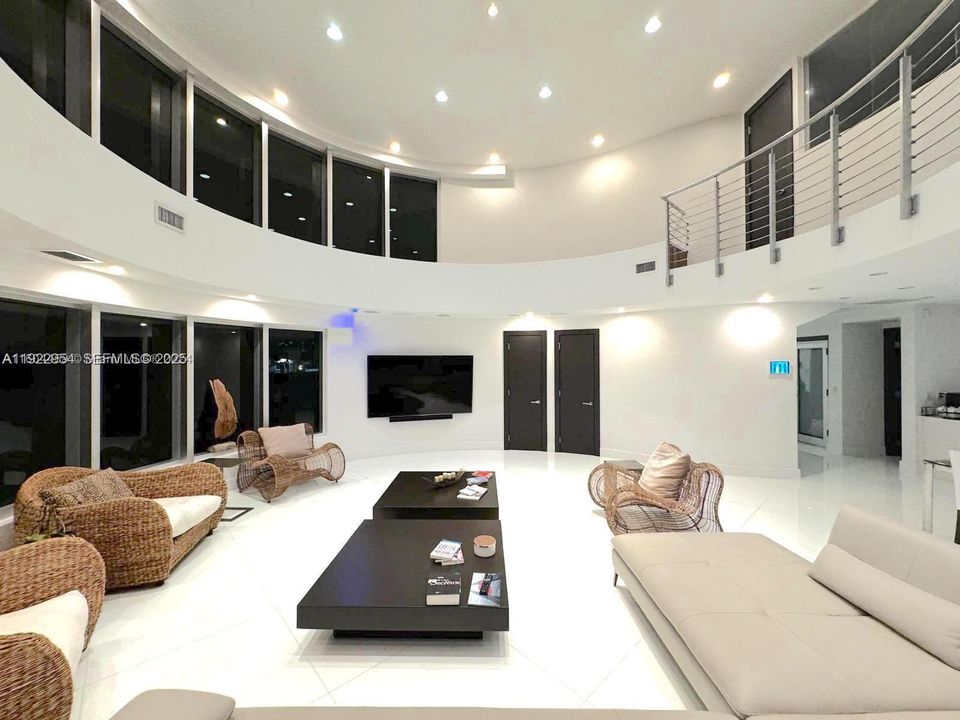 For Sale: $5,680,000 (6 beds, 6 baths, 0 Square Feet)