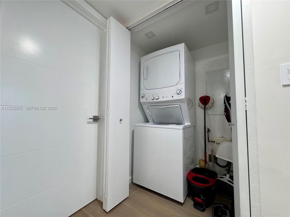 En Venta: $829,000 (3 camas, 2 baños, 1430 Pies cuadrados)