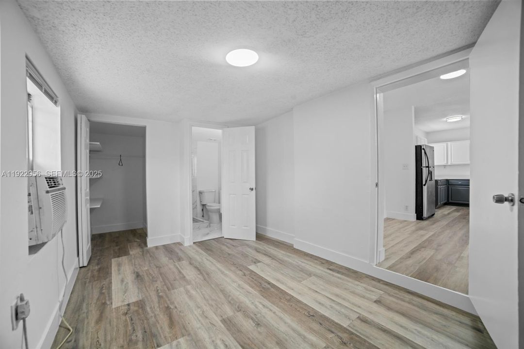 For Sale: $425,999 (5 beds, 2 baths, 1331 Square Feet)