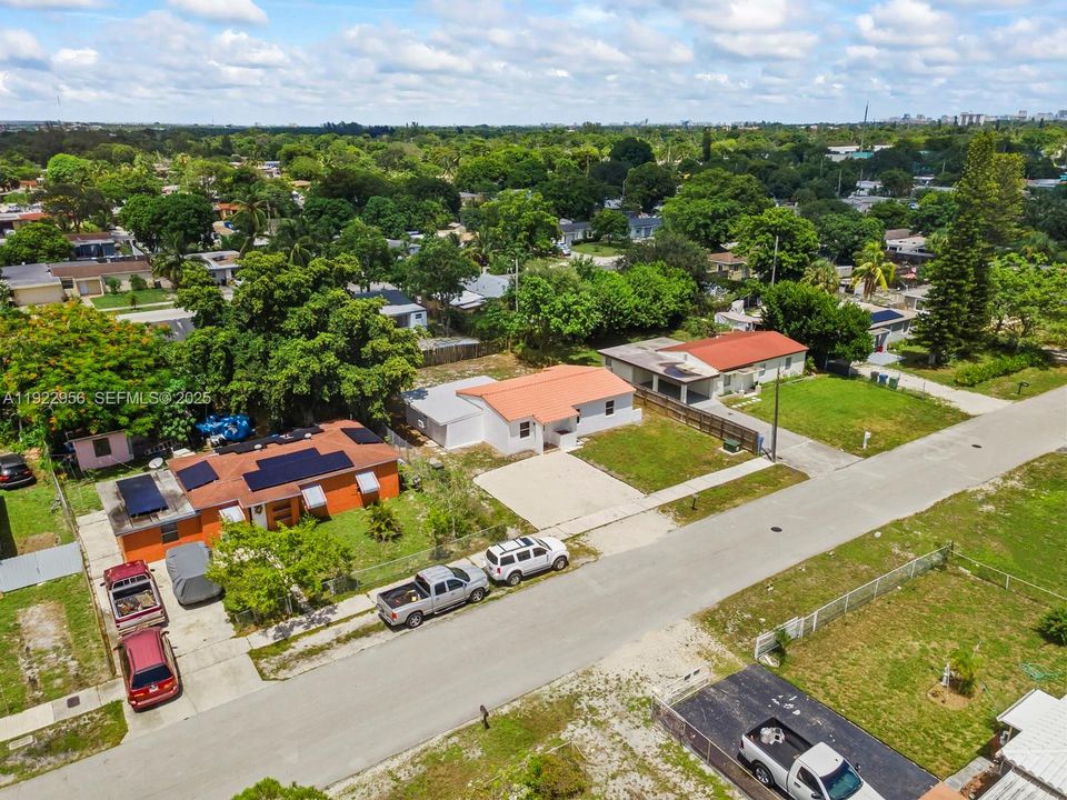 For Sale: $425,999 (5 beds, 2 baths, 1331 Square Feet)