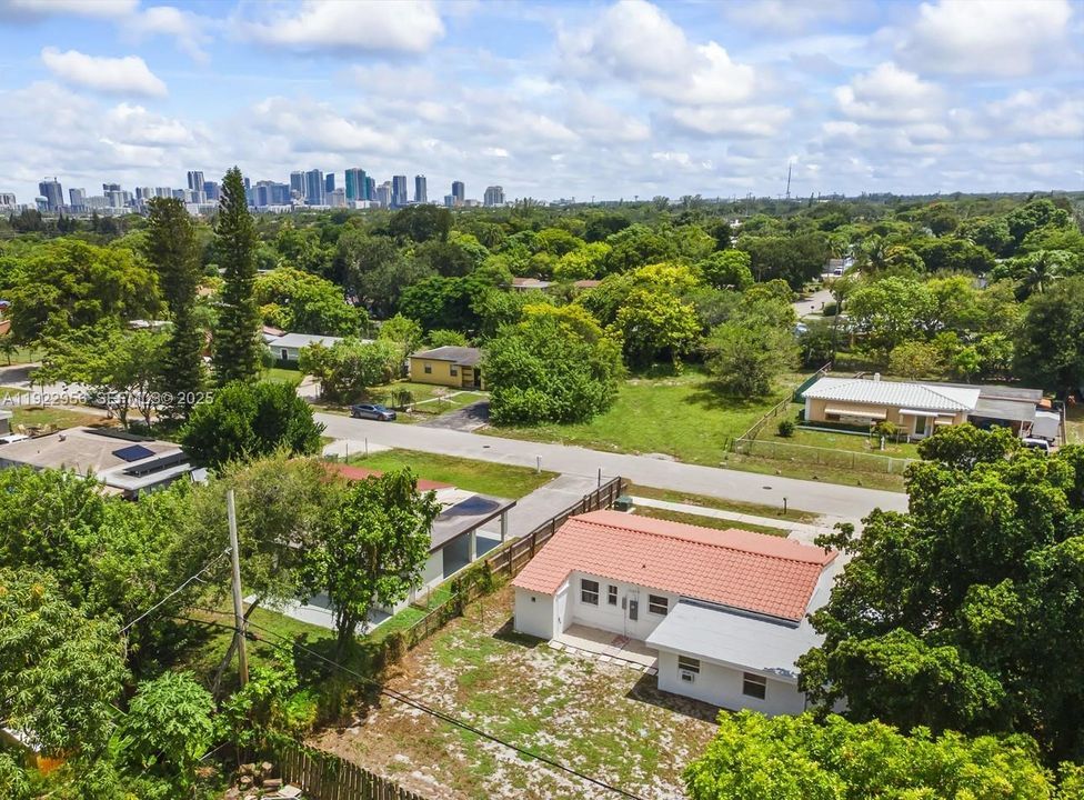 For Sale: $425,999 (5 beds, 2 baths, 1331 Square Feet)