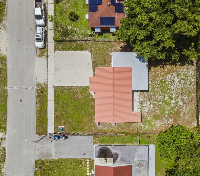 For Sale: $425,999 (5 beds, 2 baths, 1331 Square Feet)