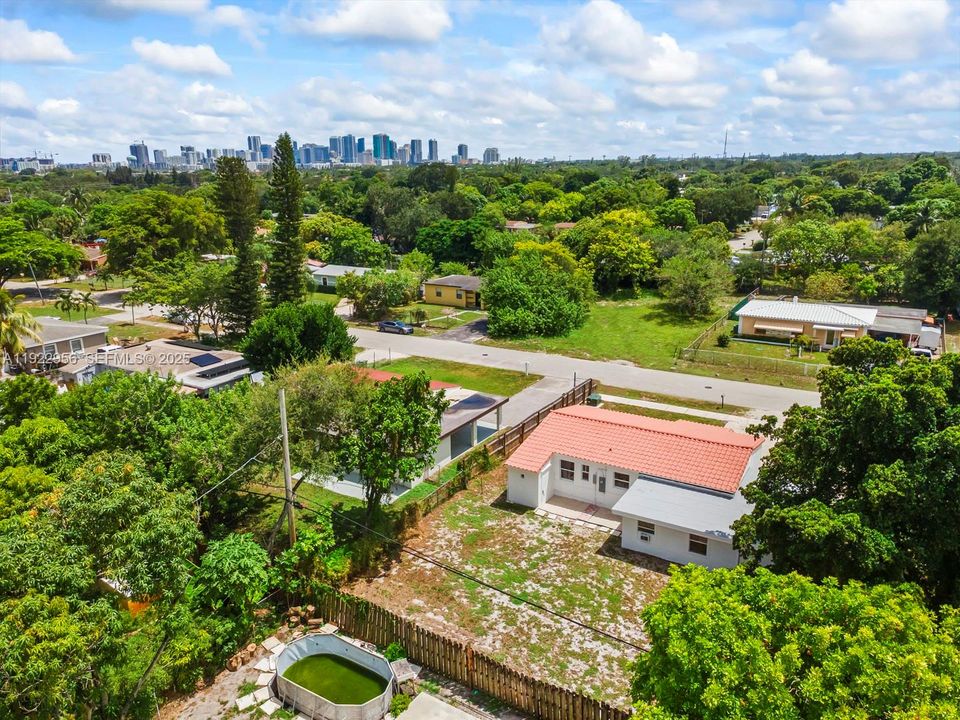 For Sale: $425,999 (5 beds, 2 baths, 1331 Square Feet)