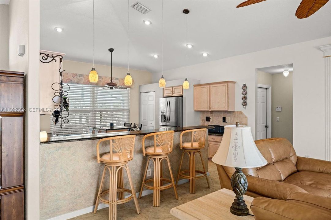 Room for your friends at the breakfast bar