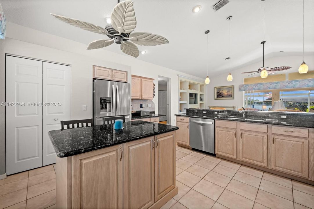 Spacious kitchen with Island and Pantry
