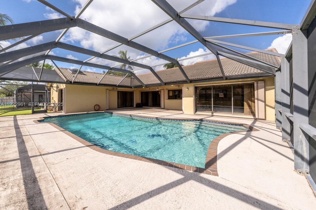 For Sale: $825,000 (4 beds, 2 baths, 2388 Square Feet)