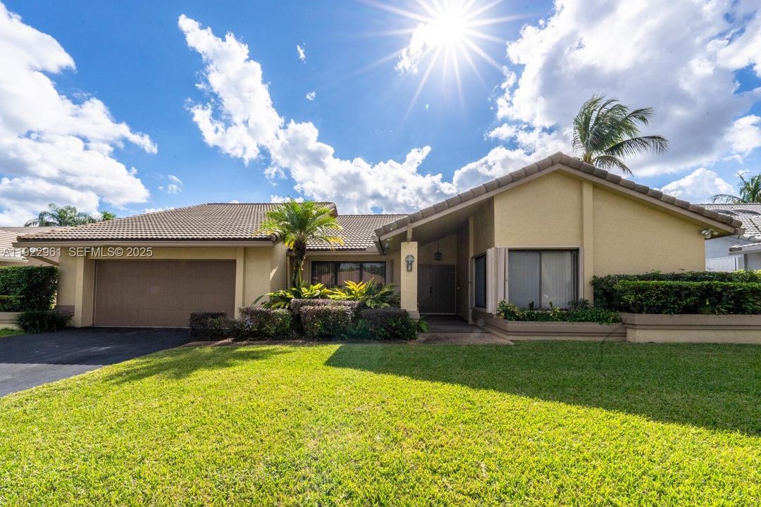 For Sale: $825,000 (4 beds, 2 baths, 2388 Square Feet)