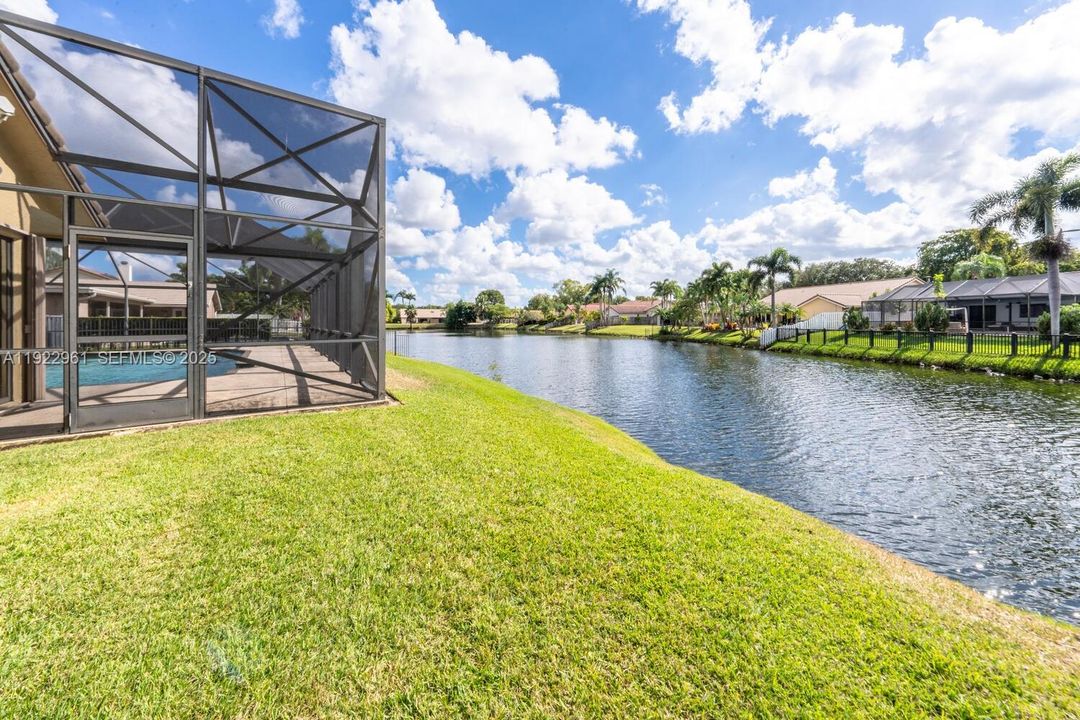 For Sale: $825,000 (4 beds, 2 baths, 2388 Square Feet)