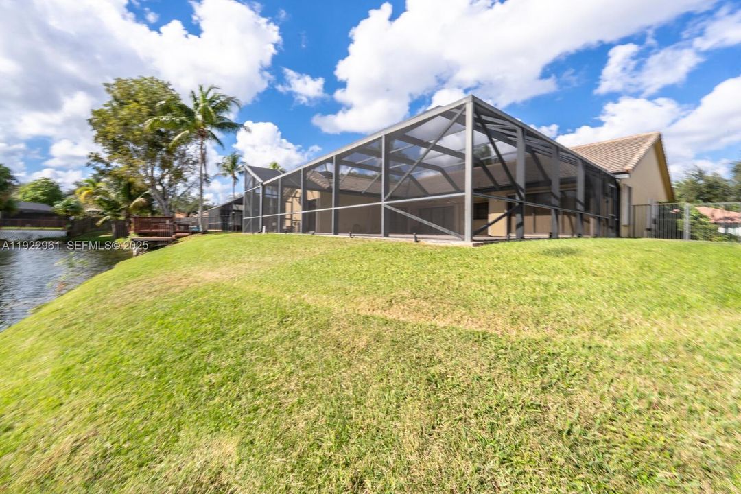 For Sale: $825,000 (4 beds, 2 baths, 2388 Square Feet)