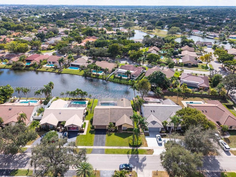 For Sale: $825,000 (4 beds, 2 baths, 2388 Square Feet)