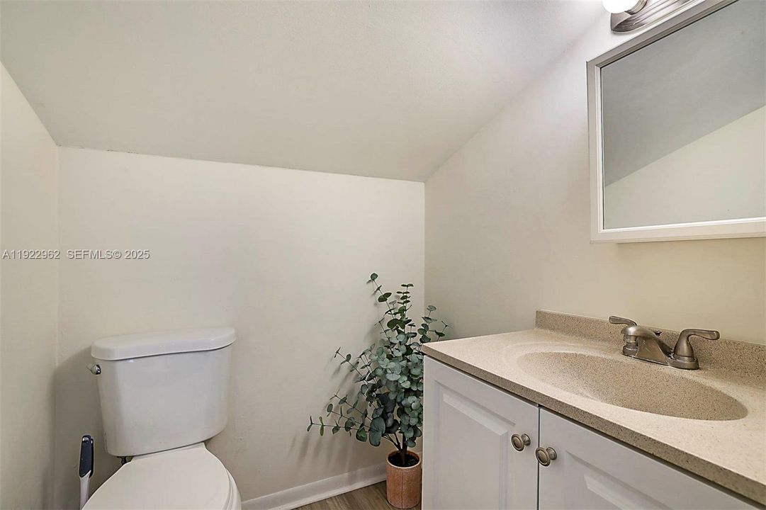 For Sale: $460,000 (3 beds, 1 baths, 1332 Square Feet)