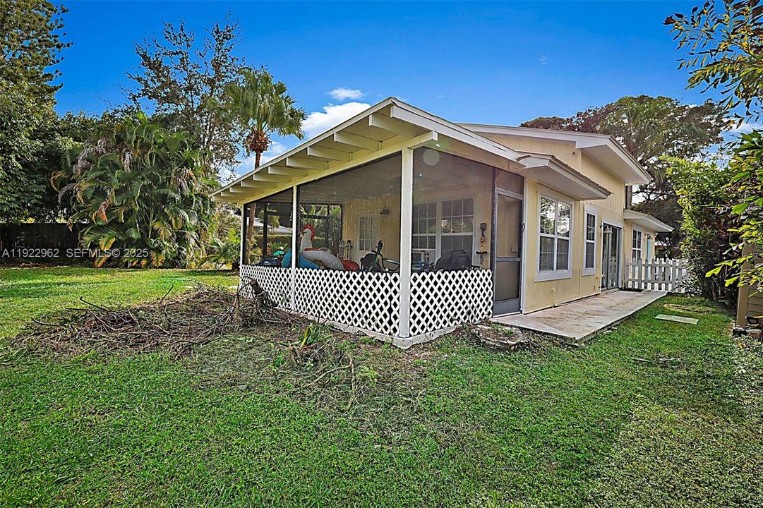 For Sale: $460,000 (3 beds, 1 baths, 1332 Square Feet)