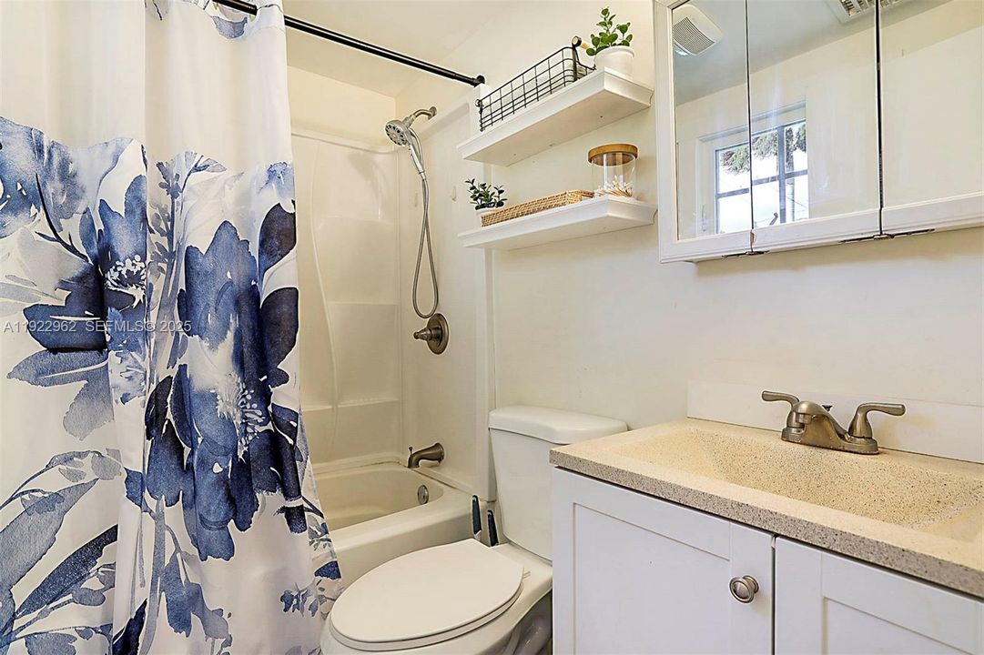 For Sale: $460,000 (3 beds, 1 baths, 1332 Square Feet)