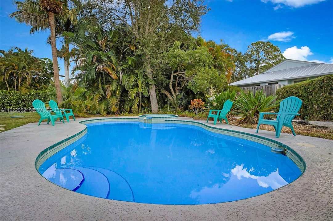 For Sale: $460,000 (3 beds, 1 baths, 1332 Square Feet)