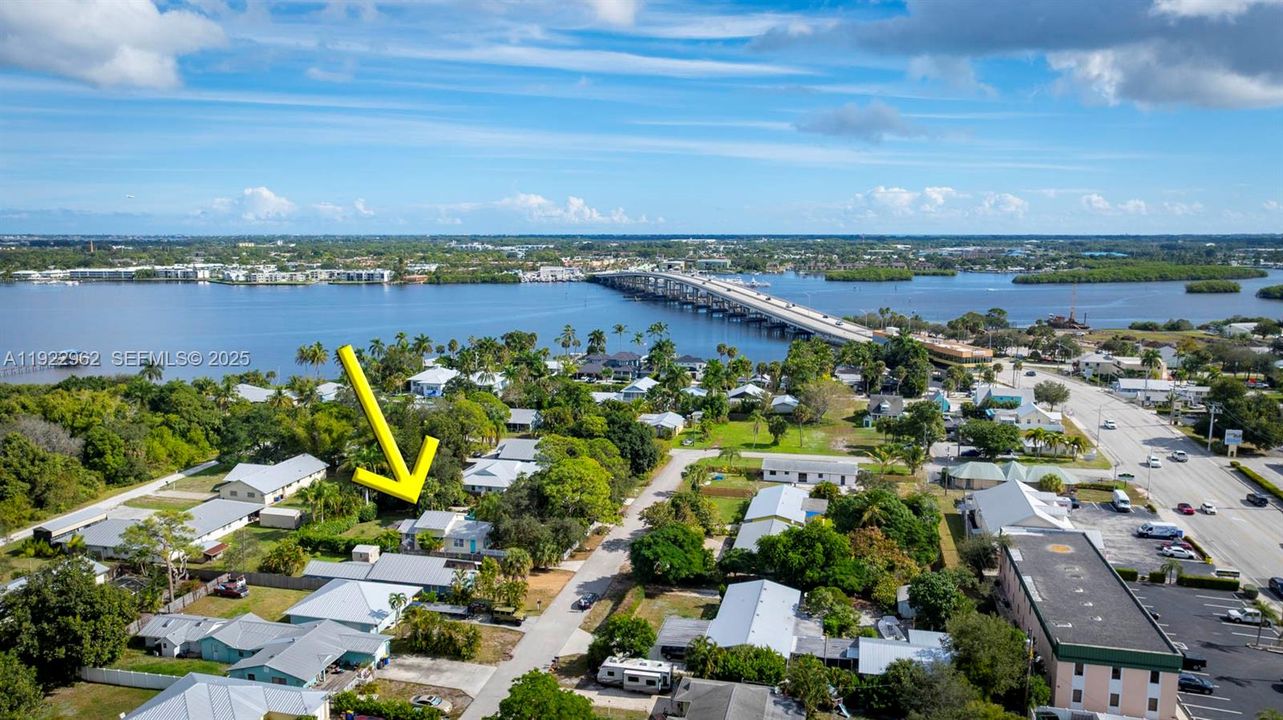 For Sale: $460,000 (3 beds, 1 baths, 1332 Square Feet)