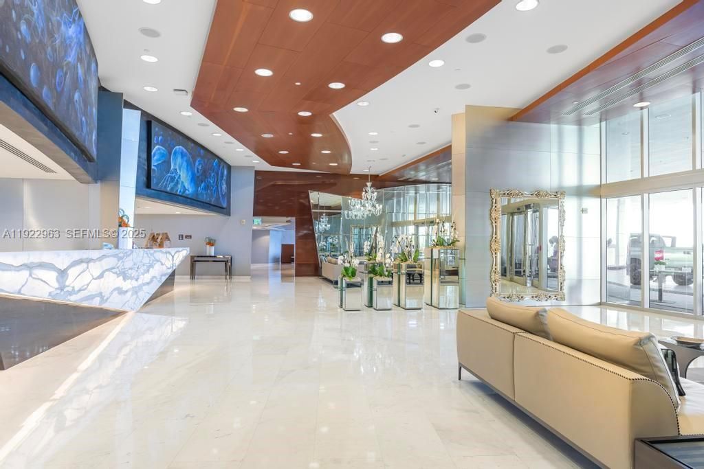 For Rent: $7,500 (1 beds, 1 baths, 858 Square Feet)