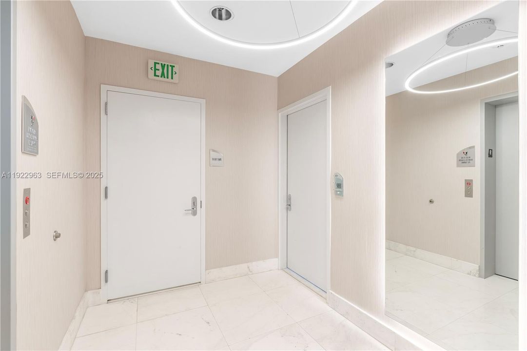 For Rent: $7,500 (1 beds, 1 baths, 858 Square Feet)