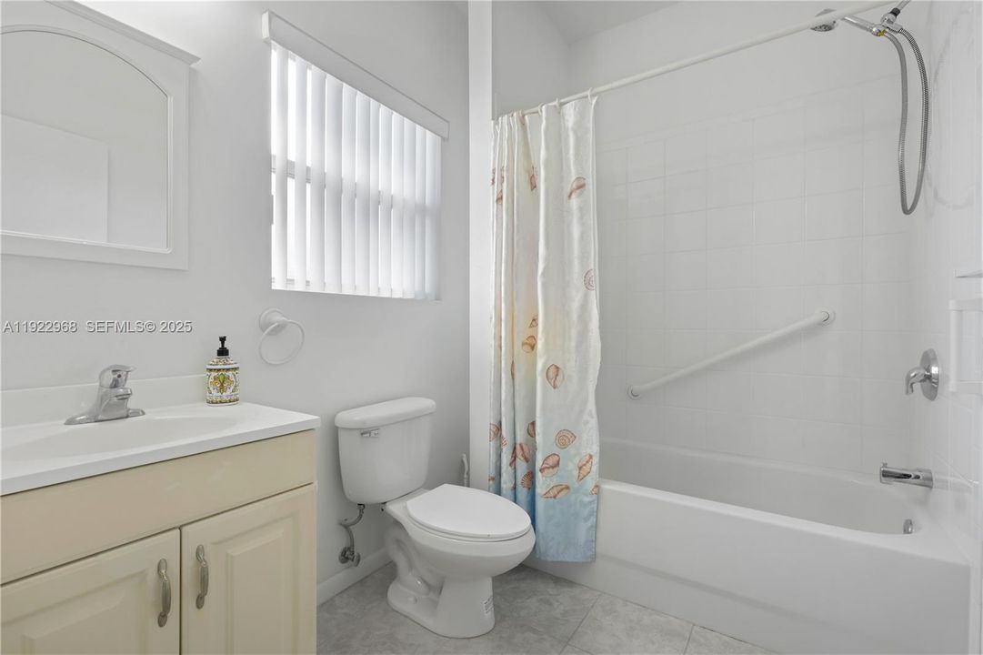 For Rent: $3,300 (3 beds, 2 baths, 1600 Square Feet)