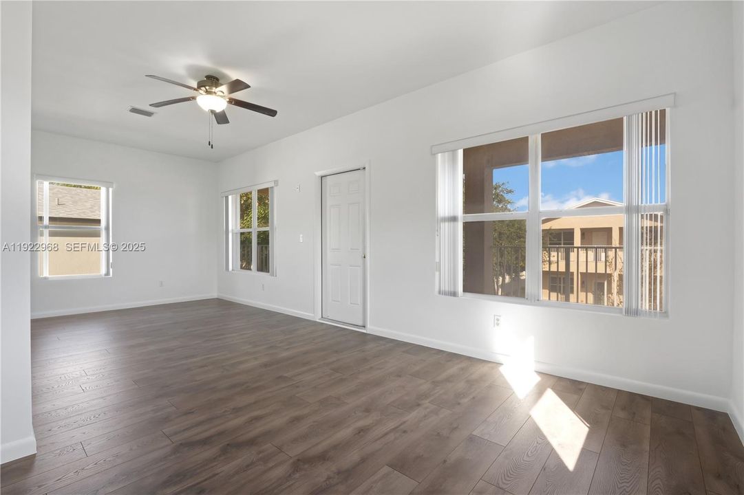 For Rent: $3,300 (3 beds, 2 baths, 1600 Square Feet)