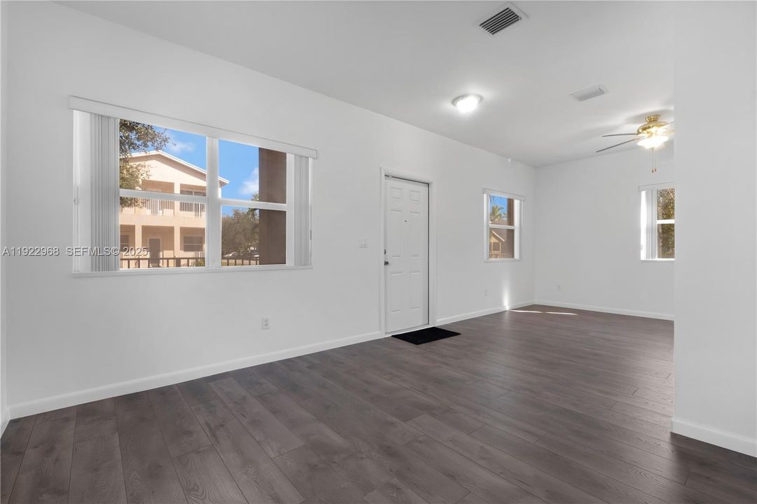 For Rent: $3,300 (3 beds, 2 baths, 1600 Square Feet)