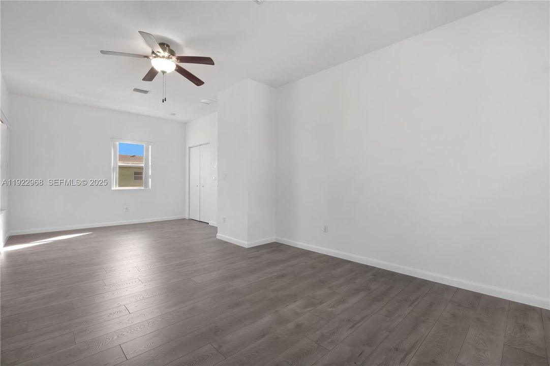 For Rent: $3,300 (3 beds, 2 baths, 1600 Square Feet)