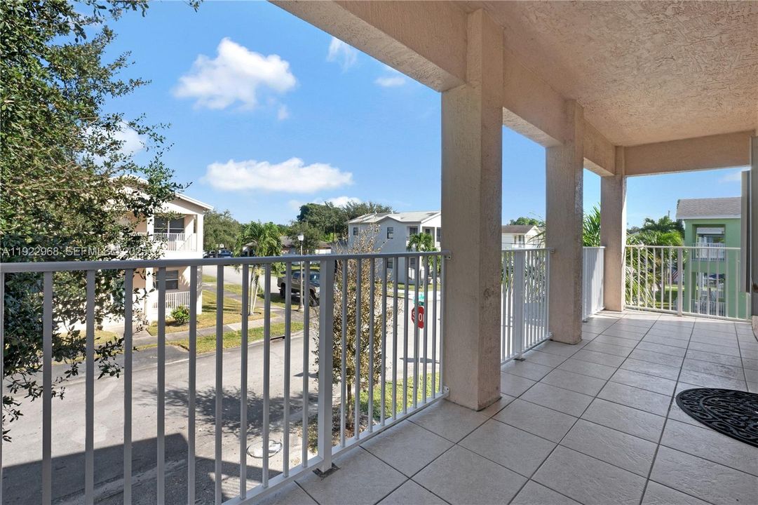 For Rent: $3,300 (3 beds, 2 baths, 1600 Square Feet)